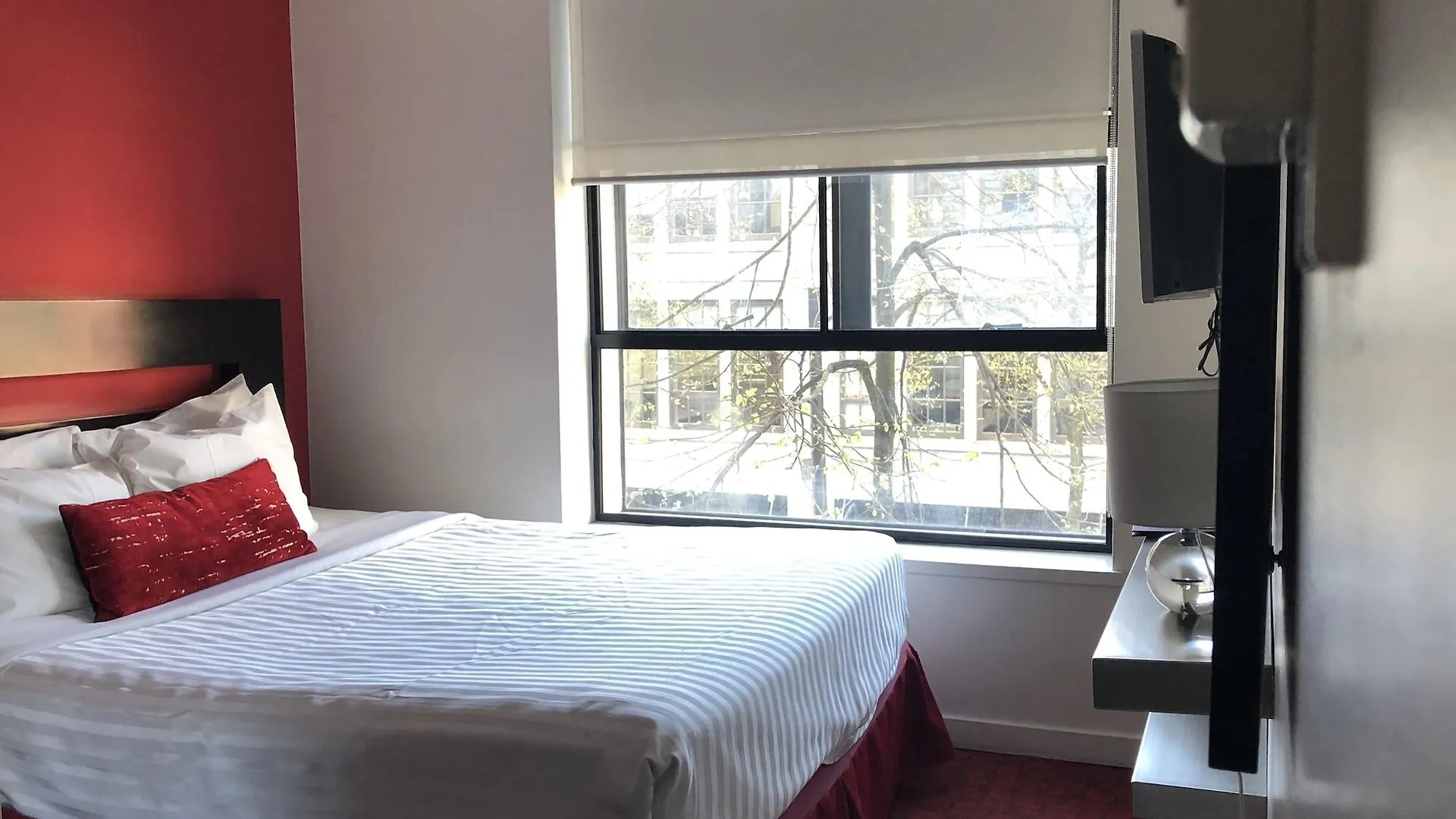 Moda Hotel Vancouver